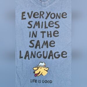 Life is Good wmn's crusher tee, sz M, blue,"Everyone smiles..." front graphic